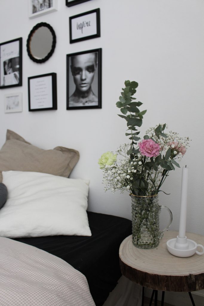 Bedroom : Déco et mur de cadres