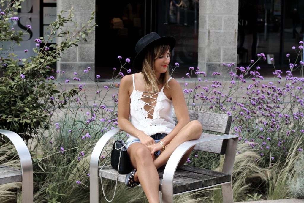 White lace & denim short